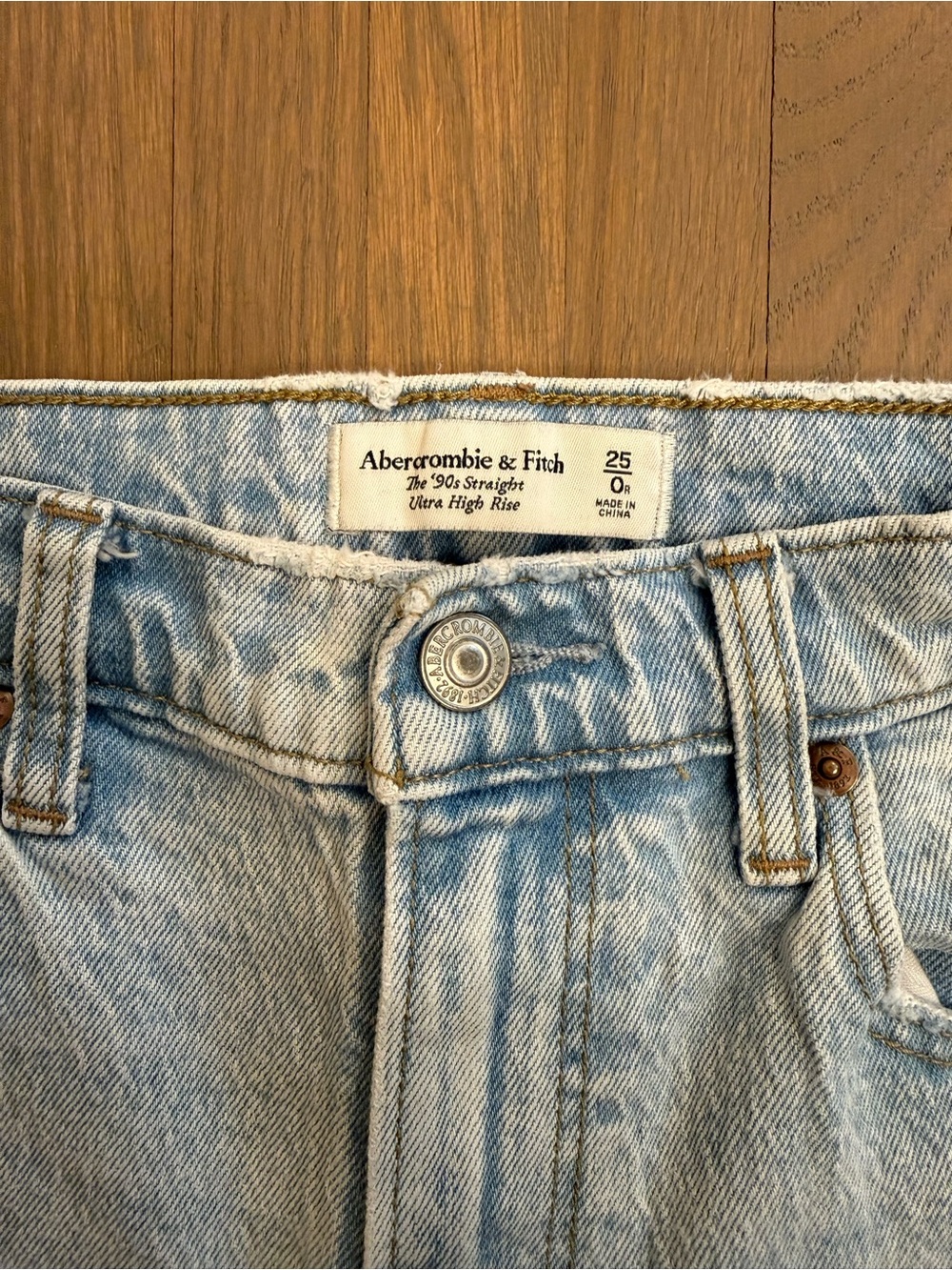 Abercrombie & Fitch 90s High Rise Straight Light Blue